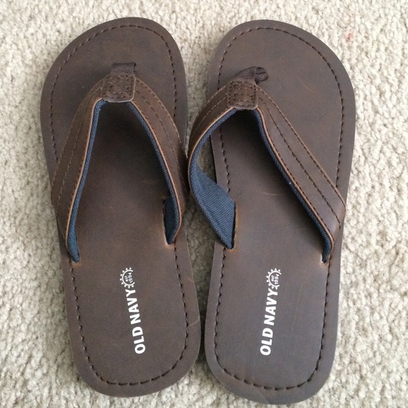 Brown leather old navy flip flops