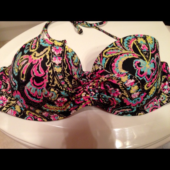 Victoria Secret bathing suit top size:36C
