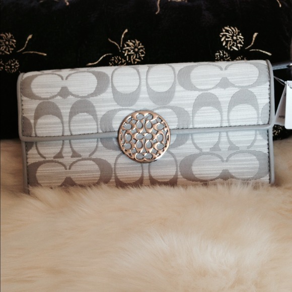 Coach Clutches & Wallets - FINAL REDUCTION WELL BELOW COST NWT Coach Wallet