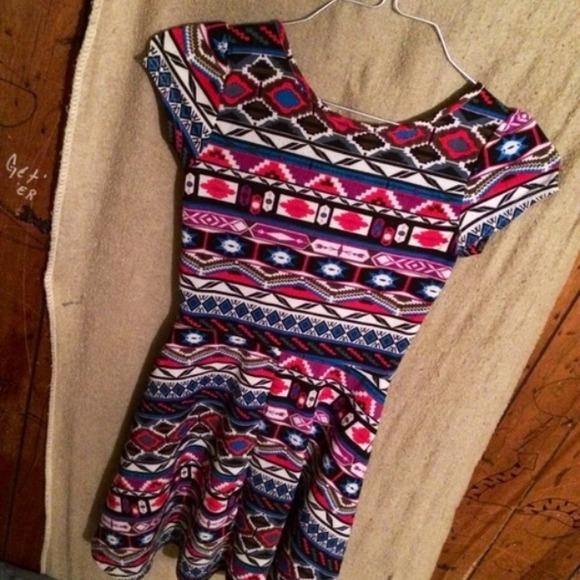 Aztec dress - Picture 3 of 4