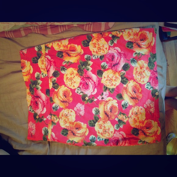 EEUC floral skirt