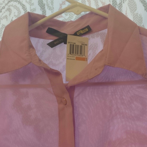 NWT sheer hi-low shirt from Macy's Small - Picture 2 of 3