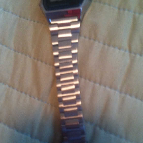 Silver Casio wristwatch - Picture 3 of 3