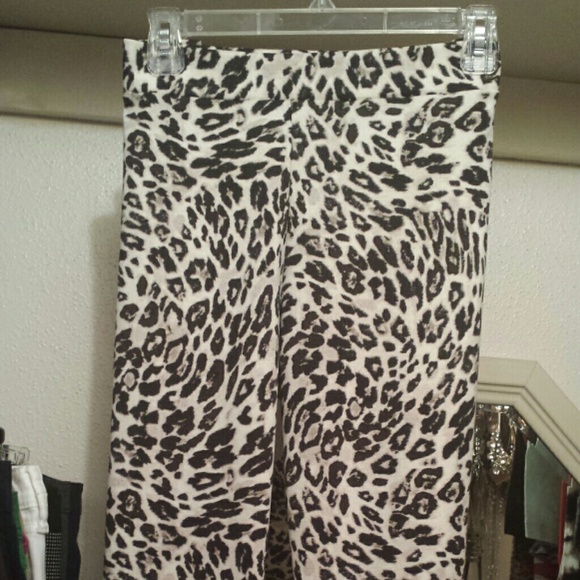 Leopard print leggings