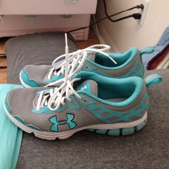 HOLD* under armour running shoes