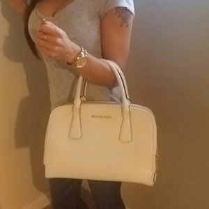 Michael Kors Bags - π― Authentic Michael Kors Handbag Michael Kors Bags - π― Authentic Michael Kors Handbag