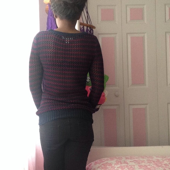 Loose Knit Sweater - Picture 4 of 4