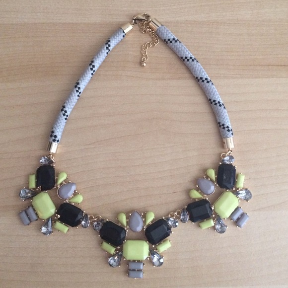 Rope Statement Piece Necklace - Picture 2 of 2