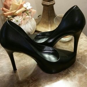 Jessica Simpson Black pointed heels