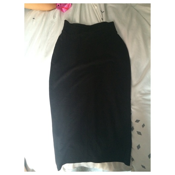 Black jersey pencil skirt