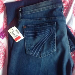 NWT 7 for all mankind dojo jeans size 28