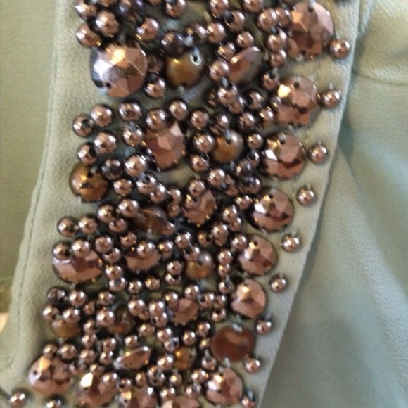 • BUTTON UP • - Picture 3 of 4