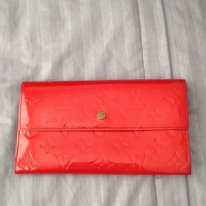 Louis Vuitton Vernis Sarah Wallet Pomme D'Amour