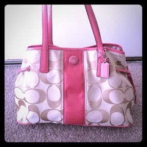 Beige & Pink Coach purse 💕