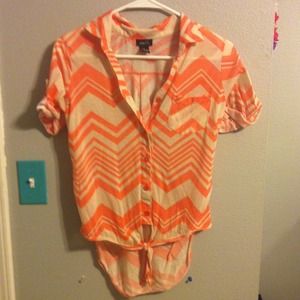 Patterned button up top
