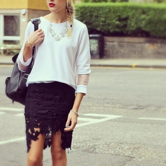 Black lace pencil skirt with hi-lo detail - Picture 1 of 4