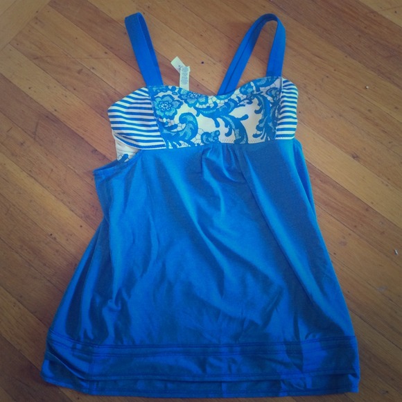 Lululemon workout too