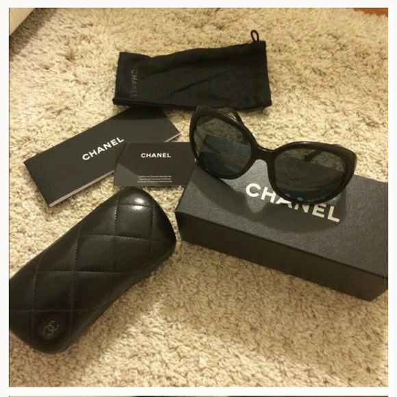 AUTHENTIC Chanel sunglasses - Picture 1 of 4