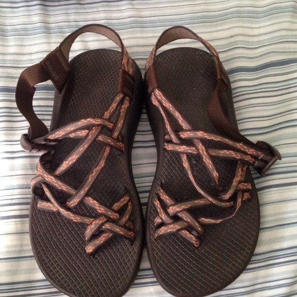 🔹RESERVED for stephsooo🔹Brown chacos!