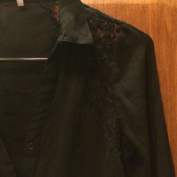 Black sheer blouse with lace - Picture 2 of 2