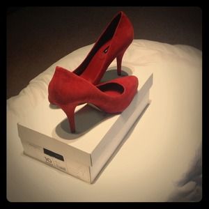 Reduced Price! Banana Republic red pumps, suede.