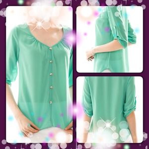Mint top w/ gold studs