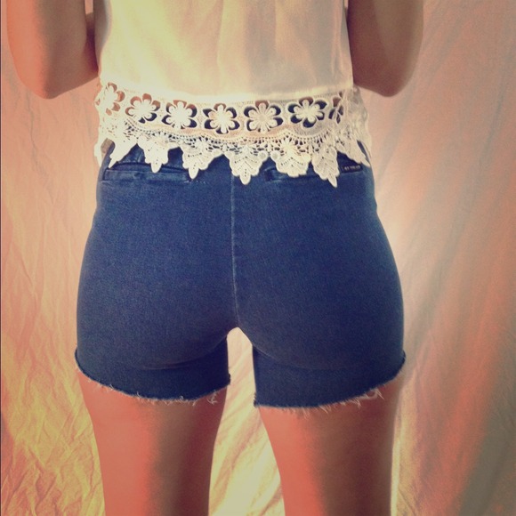 💟Really cute high rise cut off jean shorts