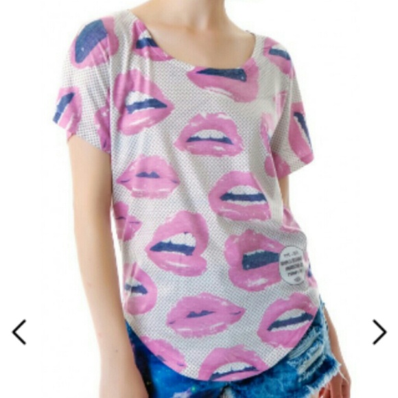 Dollskill Understar Bite Me Curved Hem Shirt Large