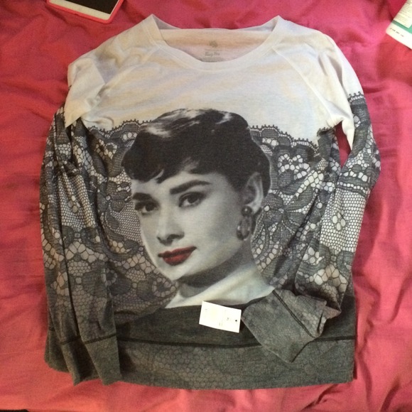 🚫SOLD🚫 Audrey Hepburn pullover