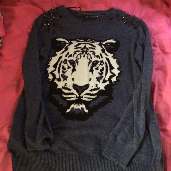 ❌SOLD❌ Forever 21 studded tiger sweater