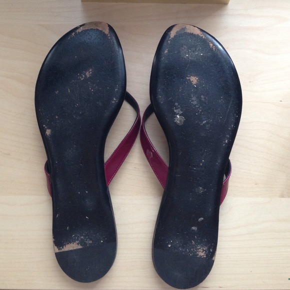 💞GUCCI💞Genuine Gucci Flip-Flop sandals - Picture 2 of 3