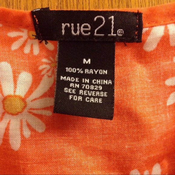 SOLD Adorable flower romper - Picture 2 of 2