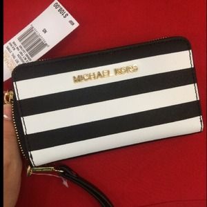 MICHAEL KORS WRISTLET!!