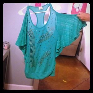 Cute buckle top 🎀