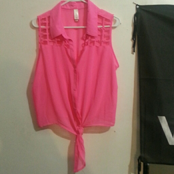 Pink top - Picture 2 of 3