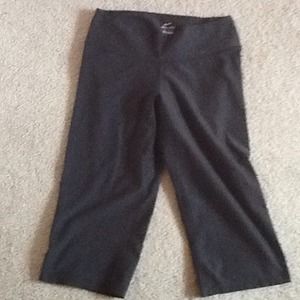 Black nike capris