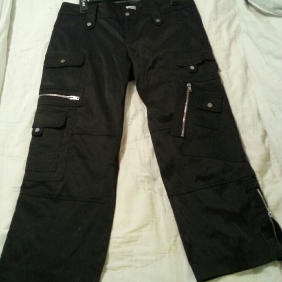 Cache capri pants. Satin like material. Sz 10
