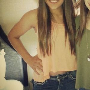 Cute peach tank top!