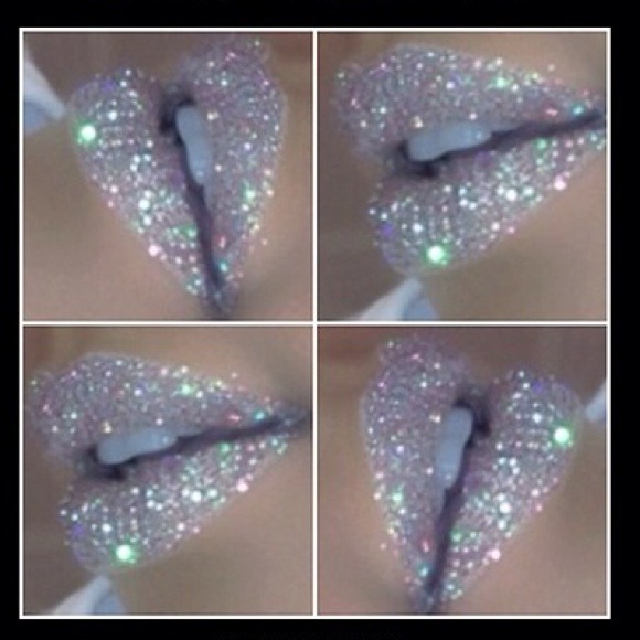 Kaoir Glitzstick/Louis Vuitton Bow Bundle