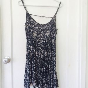 🚫traded🚫Brandy Melville Floral Jada Dress