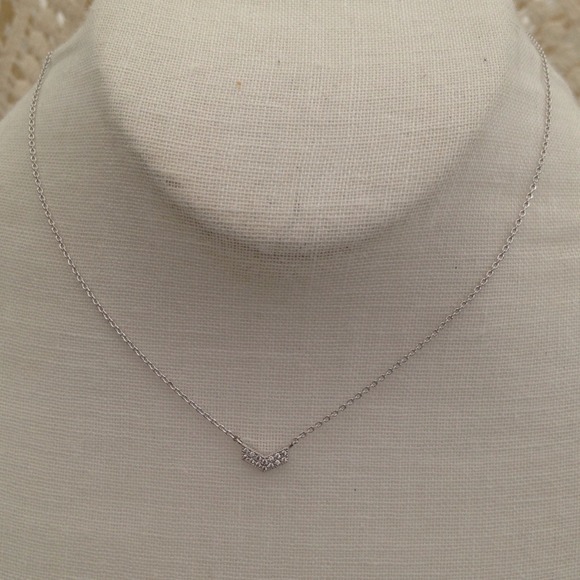 Delicate Chevron Silver Necklace - Picture 1 of 1