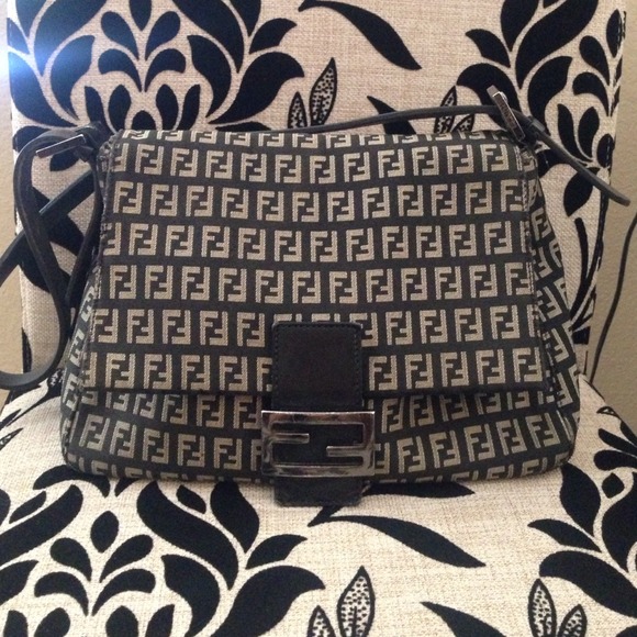 ❤️SOLD❤️ Fendi black monogram jacquard handbag