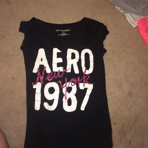 V-neck Aeropostale shirt