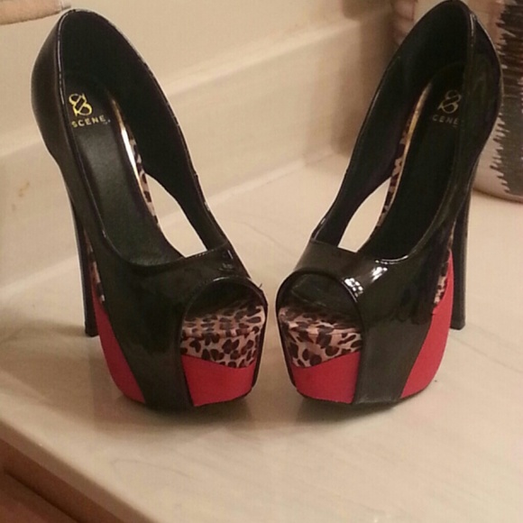 Scene platform heels