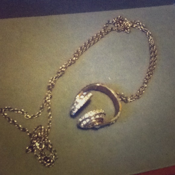 Forever 21 Jewelry - Forever 21 headphone necklace