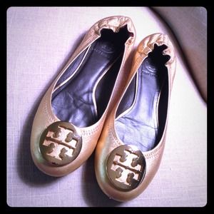 💋👠 🌟TORY BURCH Reva Flats in Gold 🌟👠💋