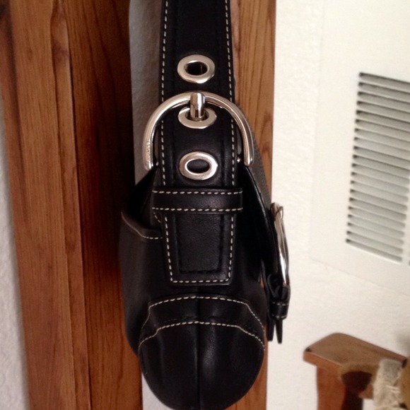 Coach purse(bundled) - Picture 2 of 4