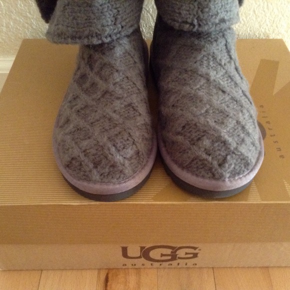 Kid's Ugg Lattice Cardy (worn) - Picture 3 of 4