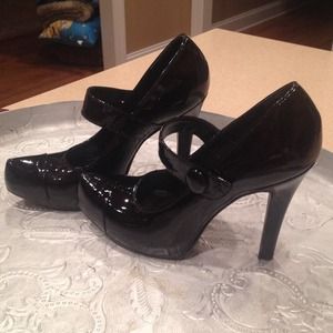 4 1/2 inch Gianni Bini heels.