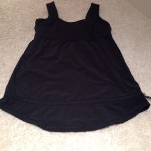 Never worn Lulu Tame Me Tank!!! Great staple